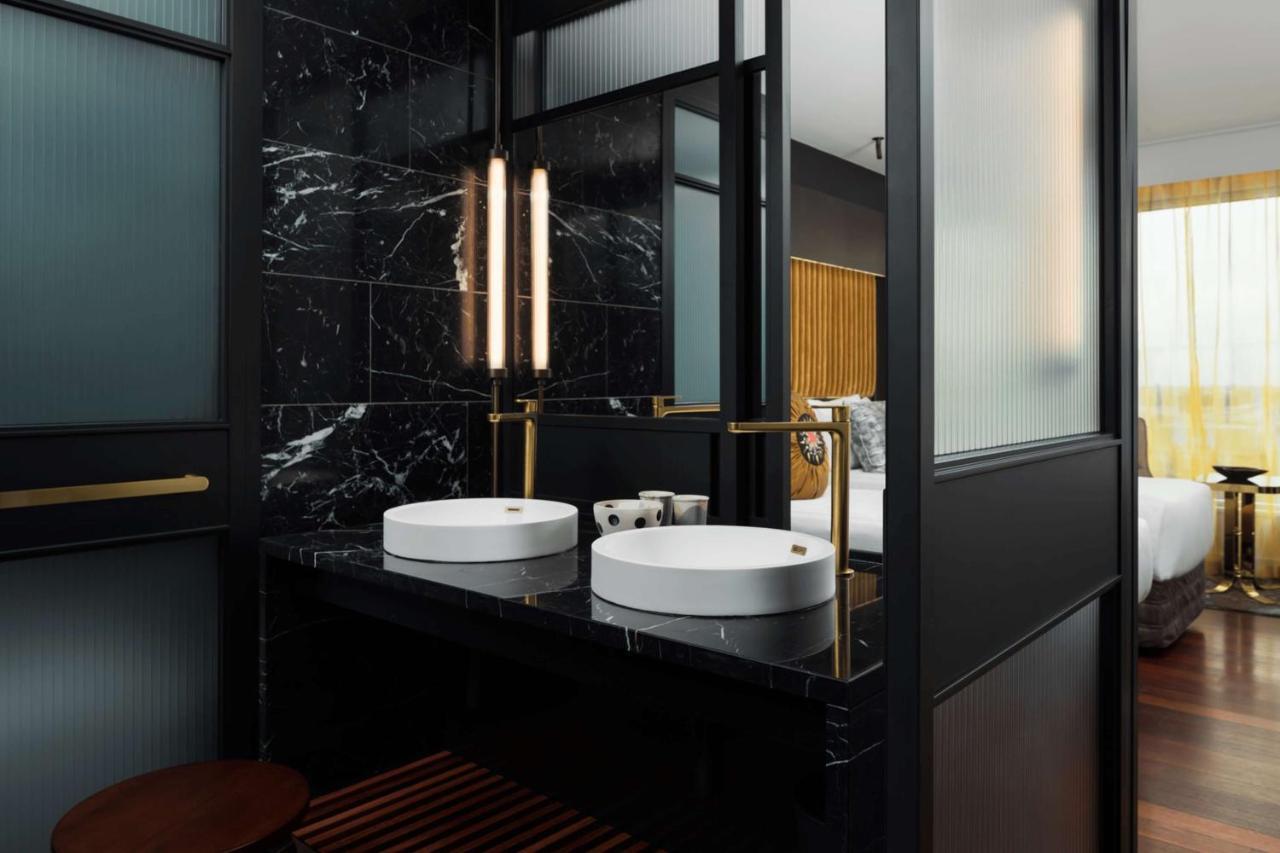 Qt Perth Hotel Exterior foto Bathroom