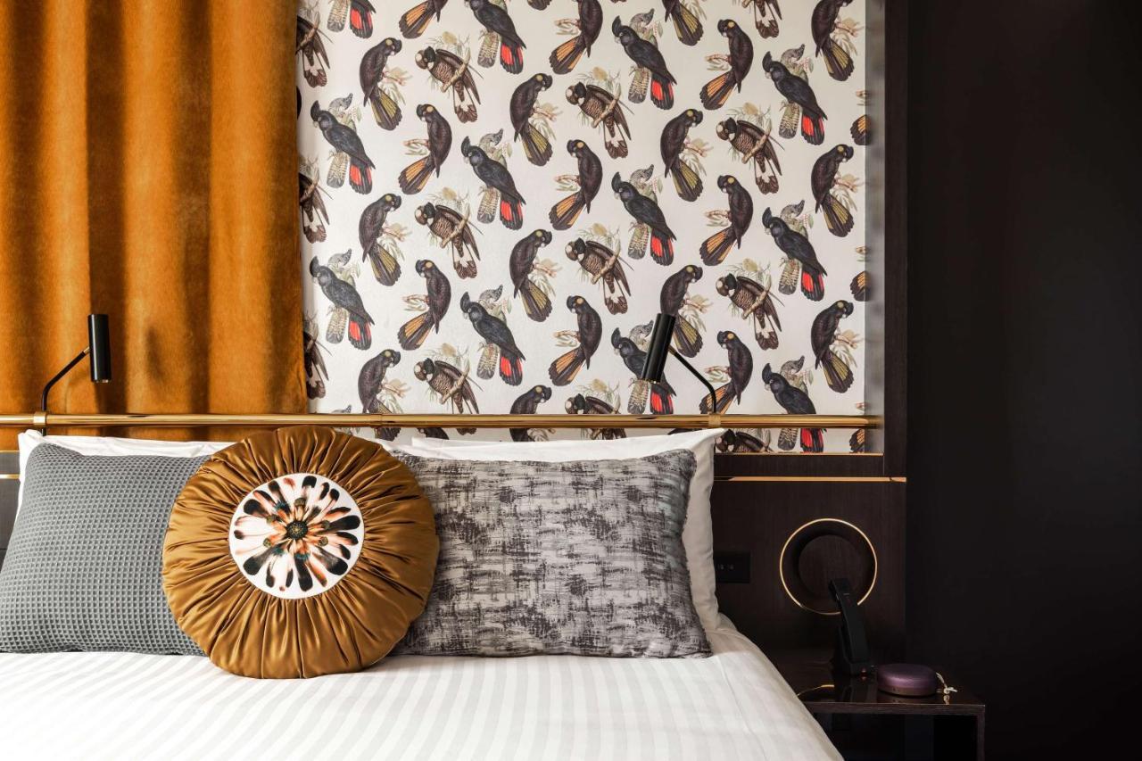Qt Perth Hotel Exterior foto Wallpaper by Christian Louboutin