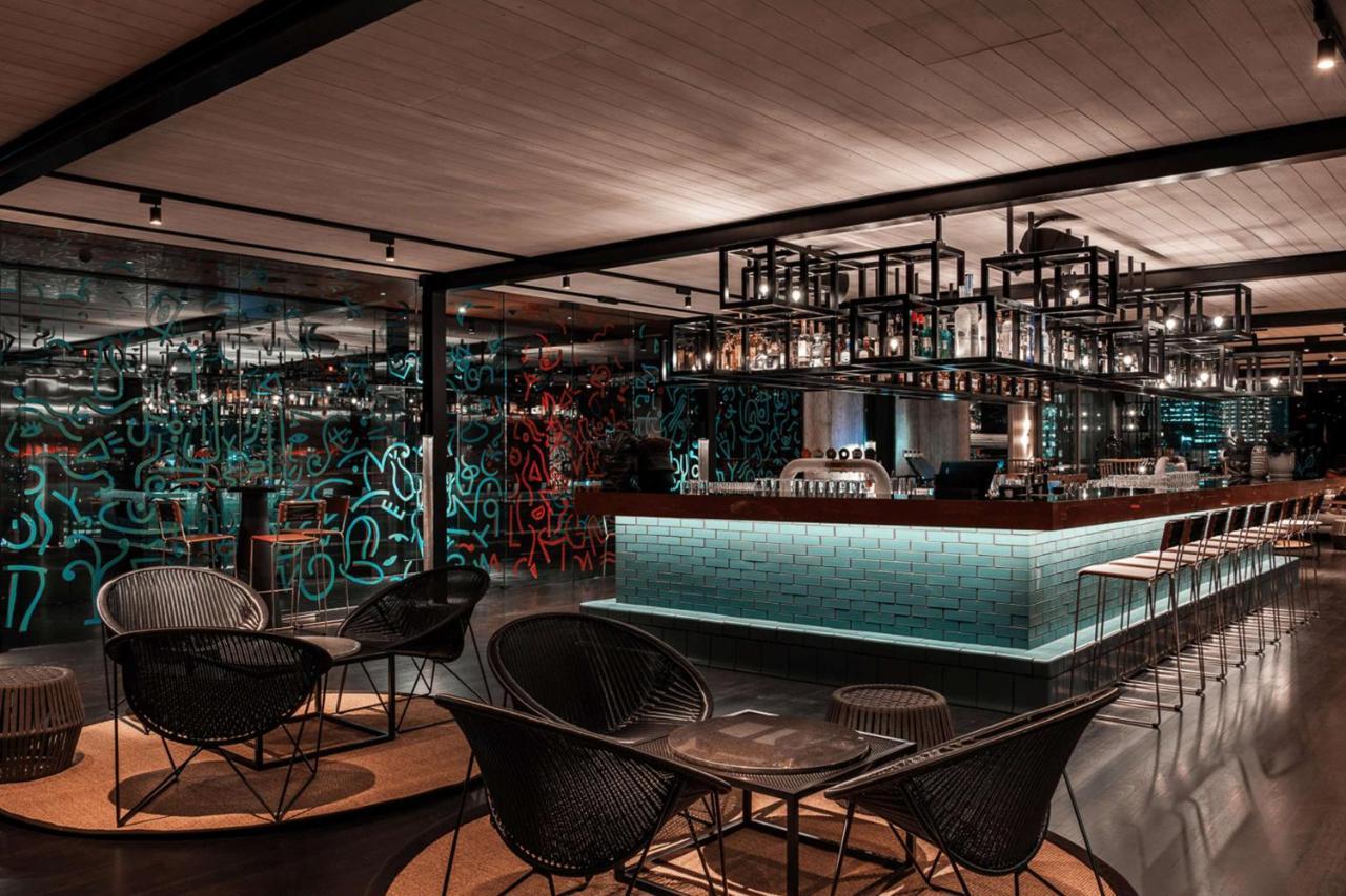 Qt Perth Hotel Exterior foto The bar at the hotel